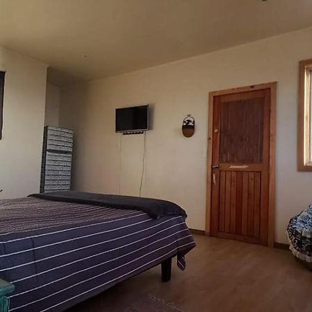 Отель Hostal El Faro Сан-Антонио Экстерьер фото